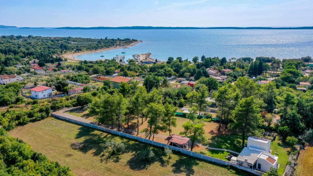 Shimunelka Peroj Buitenkant foto